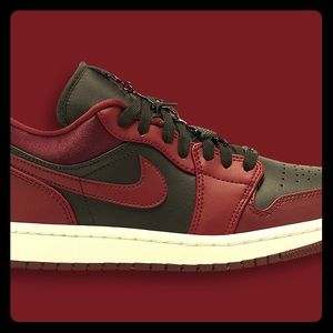 Maroon high top air Jordan 1